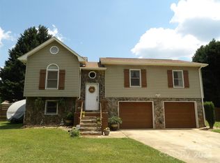 1447 Baton School Rd, Granite Falls, NC 28630