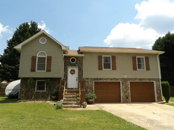 1447 Baton School Rd, Granite Falls, NC 28630