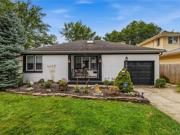 54 Canterbury Ct, Amherst, NY 14226