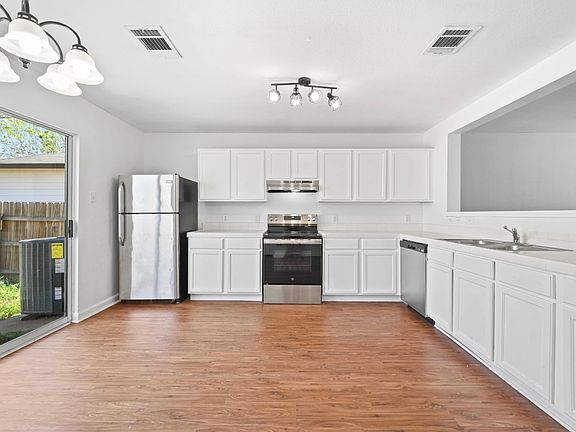 4th image of 13520 Alysheba Dr
