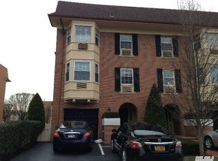 20722 Melissa Ct, Bayside, NY 11360