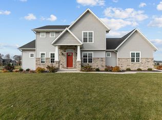 N8861 Noe Rd, Menasha, WI 54952