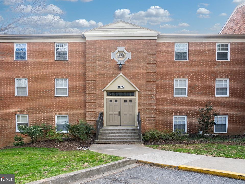 1st image of 876 College Pkwy APT 302
