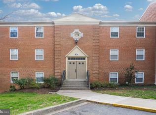 876 College Pkwy APT 302, Rockville, MD 20850