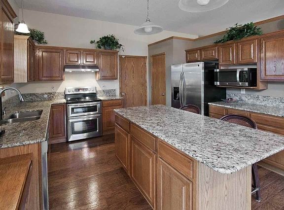 4th image of 119 S Onewood Cir