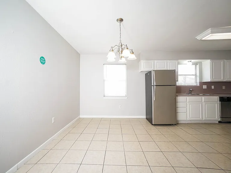 10919 Skybird Dr — Photo 7