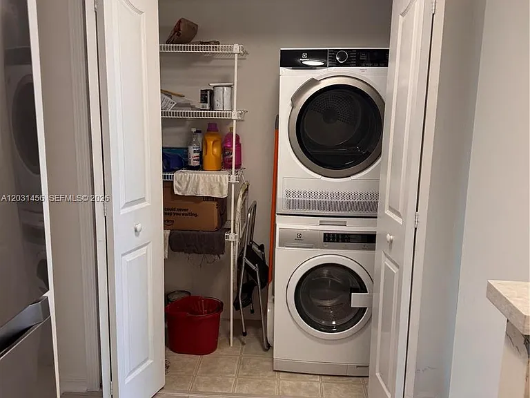 2665 SW 37th Ave #201 — Photo 26