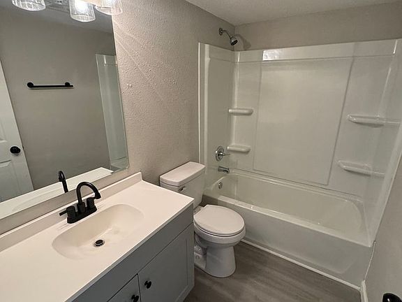 5th image of 3356 Heatherton Dr APT 6