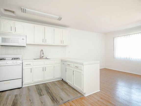 5th image of 5725-5729 Vineland Ave #8725-05