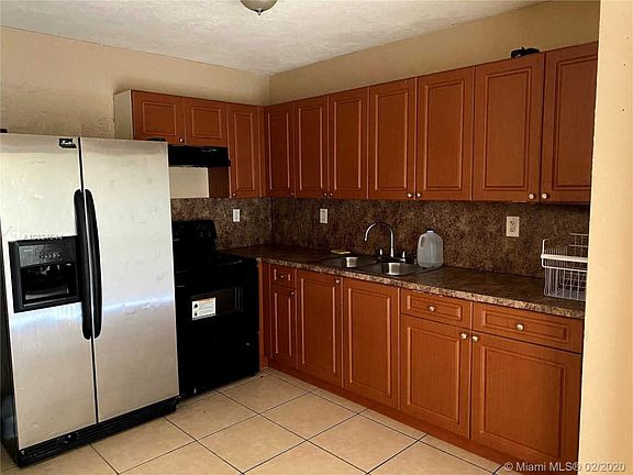 4th image of 2851 NW 195th St #2851
