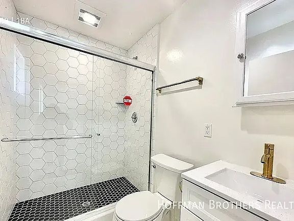 5th image of 3742 Westwood Blvd #1/2