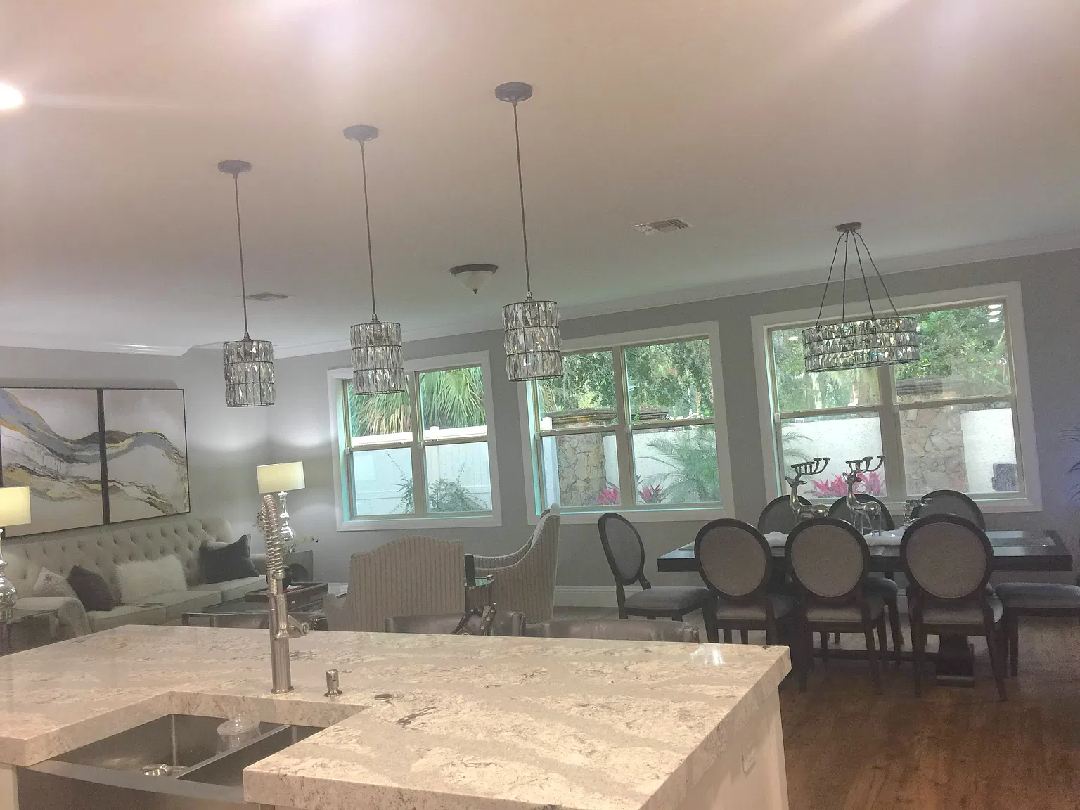 6 bed, 4696 sqft, $4,900 — Photo 3