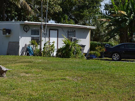 5th image of 4657 Sunset Ln #A