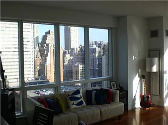 Rented by R New York