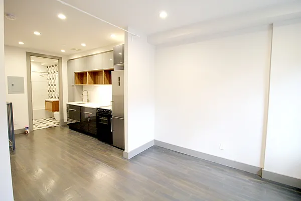 Rented by Elite NY Holdings | media 20