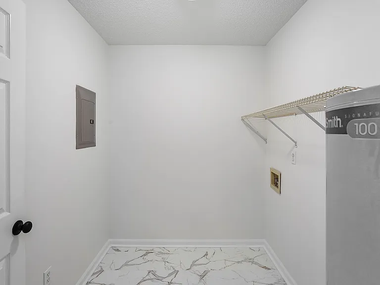 415 E Roosevelt Ave #B — Photo 9