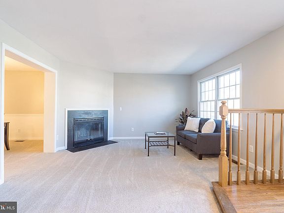 3rd image of 1126 Valley Stream Dr