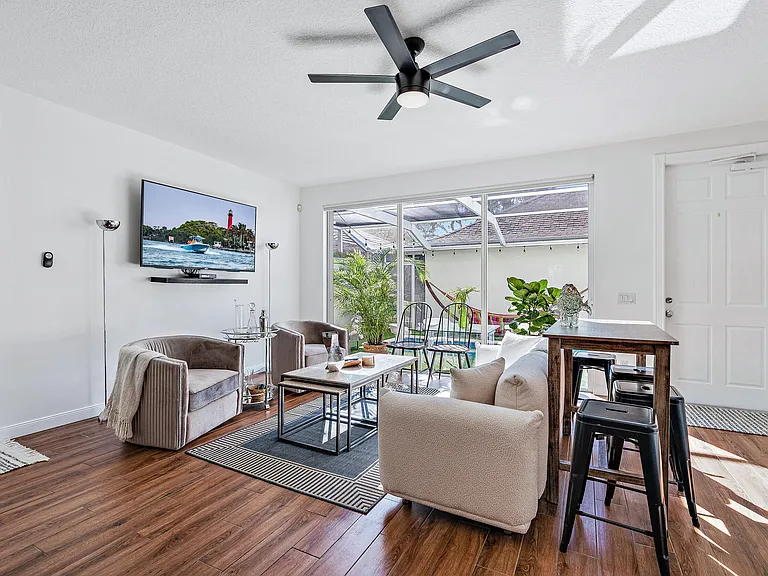 116 Caravelle Dr — Photo 14