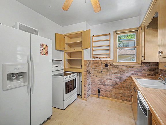 5th image of 987 Earl St