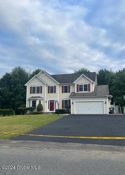 2nd image of 34 Wallflower Drive