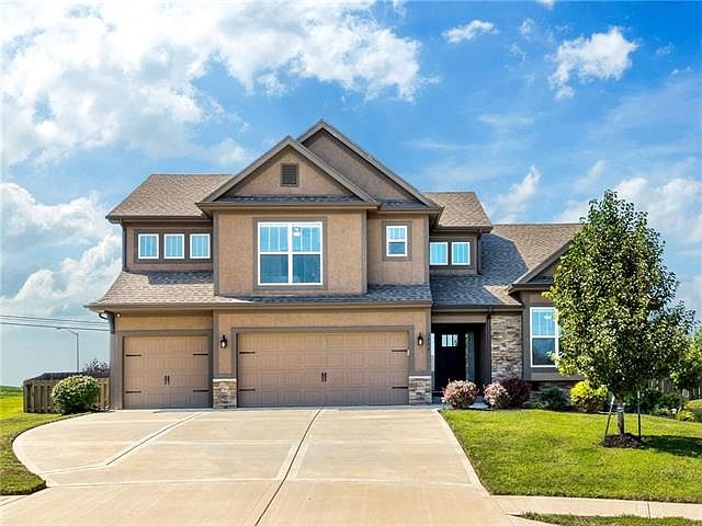 1st image of 3404 NE 88th Ct