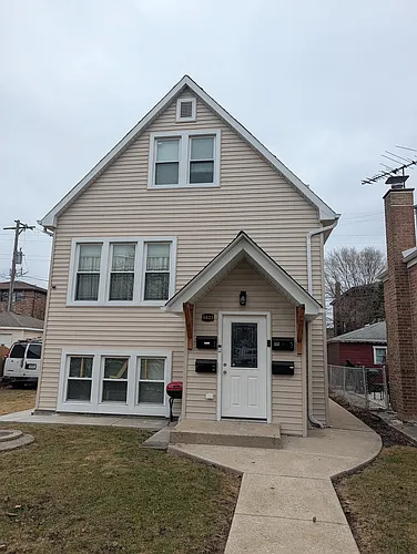 5433 S Millard Ave #2 Photo 1