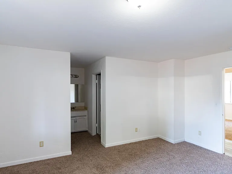 645 S Avenue 647A #647B-649B — Photo 13