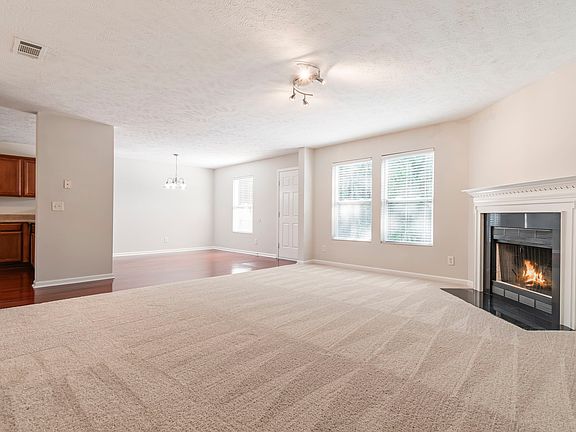 4th image of 412 Elderberry Way