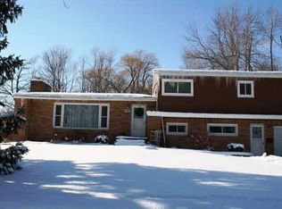 257 W Maplemere Rd, Williamsville, NY 14221