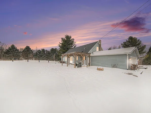 10955 Sooten Rd, Manchester, MI 48158