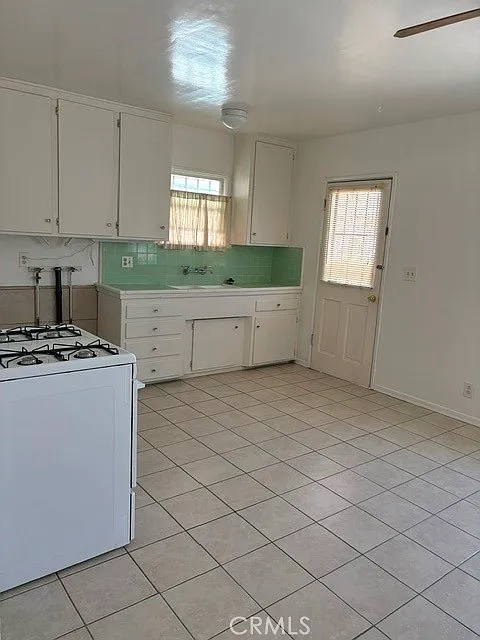 2 bed, 805 sqft, $2,200 — Photo 3
