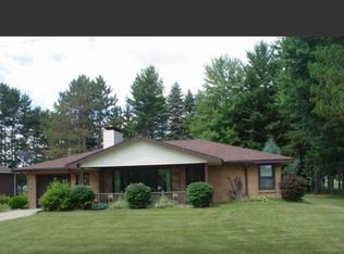 320 S 3rd St, Coleman, MI 48618