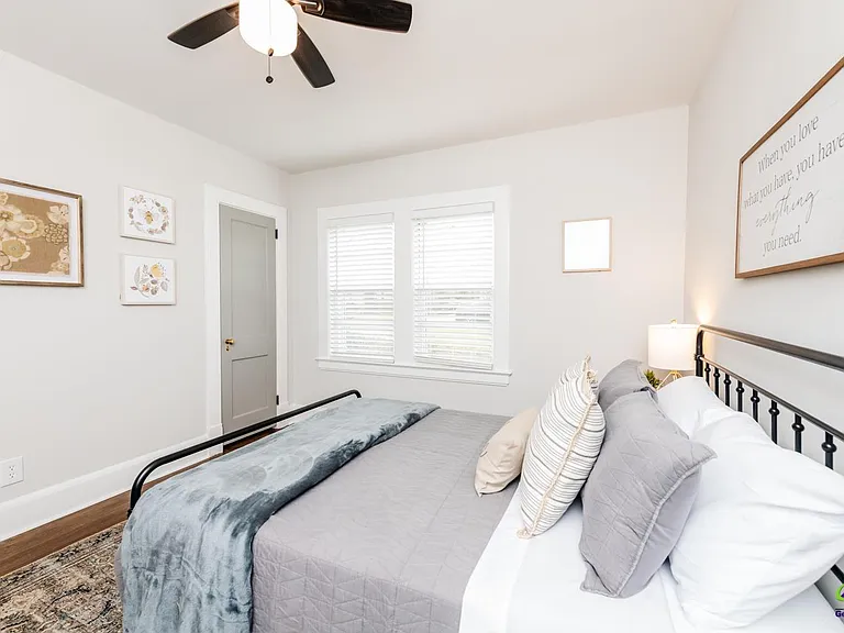 1304 Georgia Ave — Photo 5