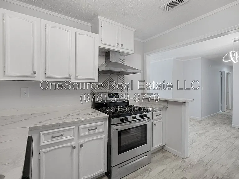 1410 Augusta Dr — Photo 10