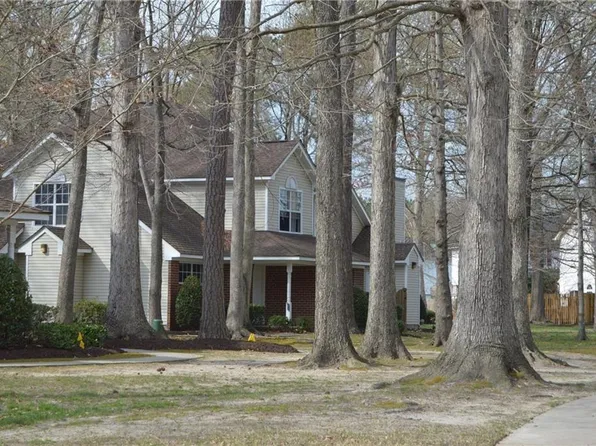 814 Masters Trl, Newport News, VA 23602