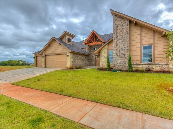 3rd image of 3912 Wedgewood Creek Dr