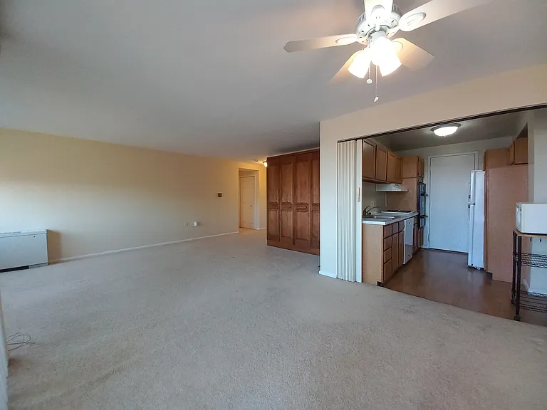 10401 Grosvenor Pl #814 — Photo 4