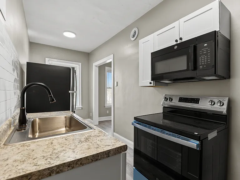 4523 Gravois Ave — Photo 15