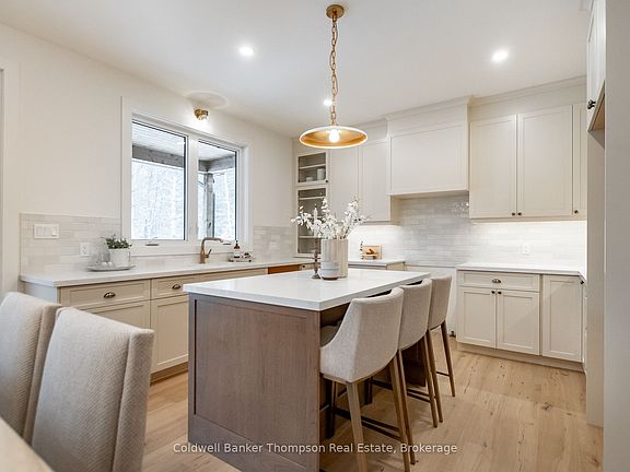 5th image of 43 Bethune Rd N