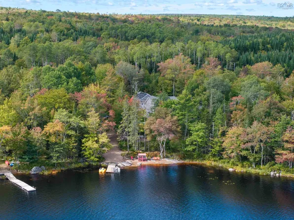 60 Skippers Ln, Chester, NS B0J 2M0