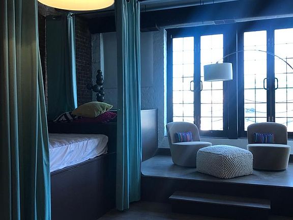 3rd image of 2354 N Clybourn Ave #1