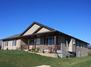 620 NE Shna Bek Trl, Kewaskum, WI 53040