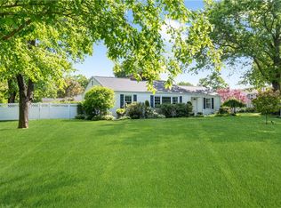 880 Namquid Dr, Warwick, RI 02888