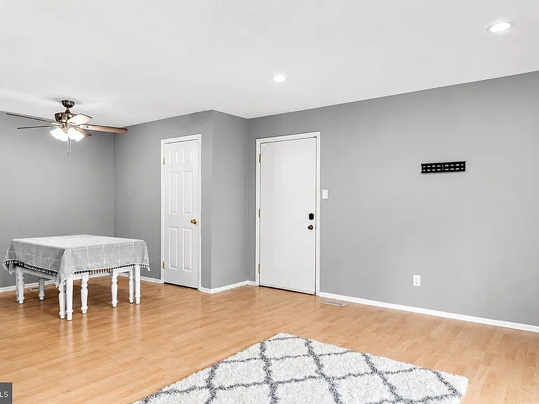 2305 Eagle Row — Photo 5