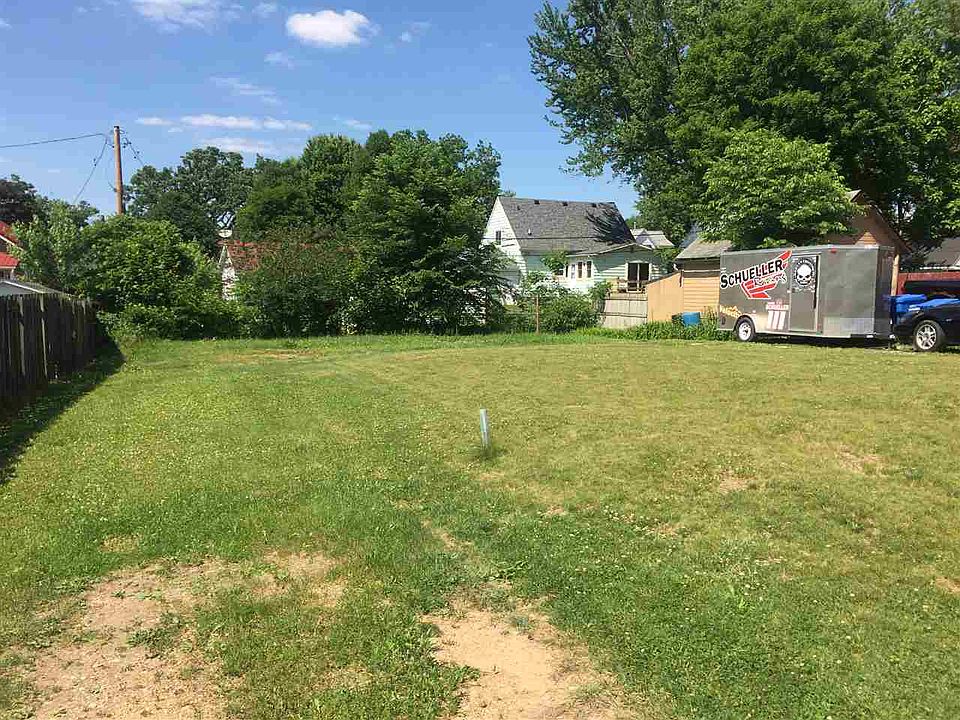 2nd image of 735 2nd St