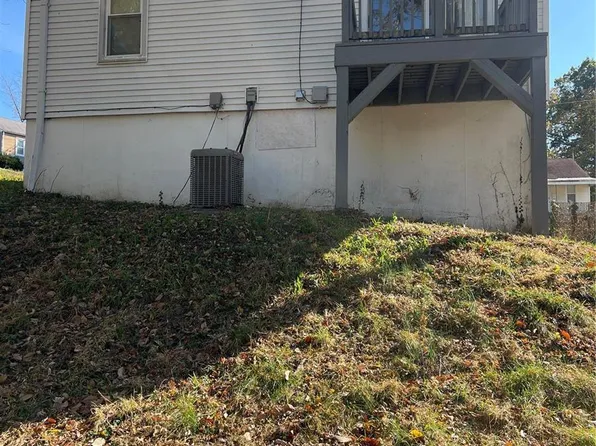 8805 Tyrell Dr, Saint Louis, MO 63136