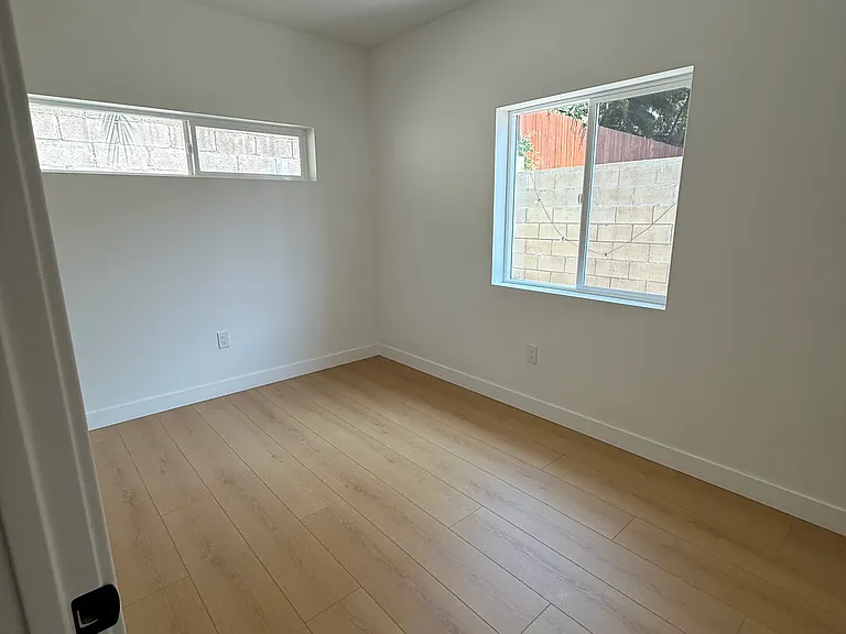2nd bedroom