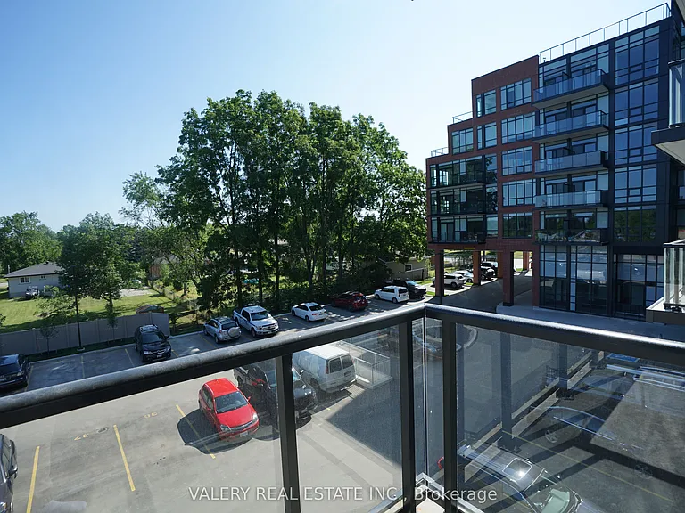 681 Yonge St #227 — Photo 13