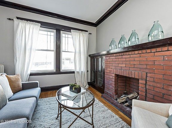 3rd image of 1221 W Grace St #1
