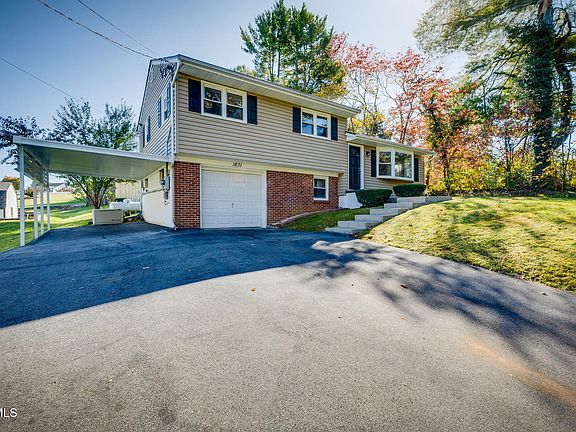 3rd image of 1831 Holston Dr